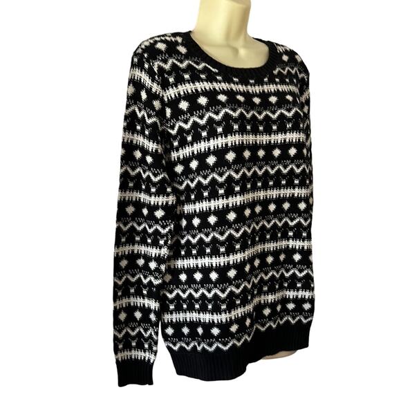 Forever 21 Black & White Geometric Print Oversized Sweater - Picture 2 of 8
